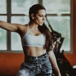 Person starting a fitness for beginners routine in a gym.